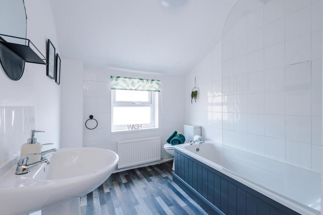 Spacious 2-Bed City-Centre Cottage In Chester By 53 Degrees Property - Ideal For Groups & Couples - Sleeps 6 Exteriér fotografie